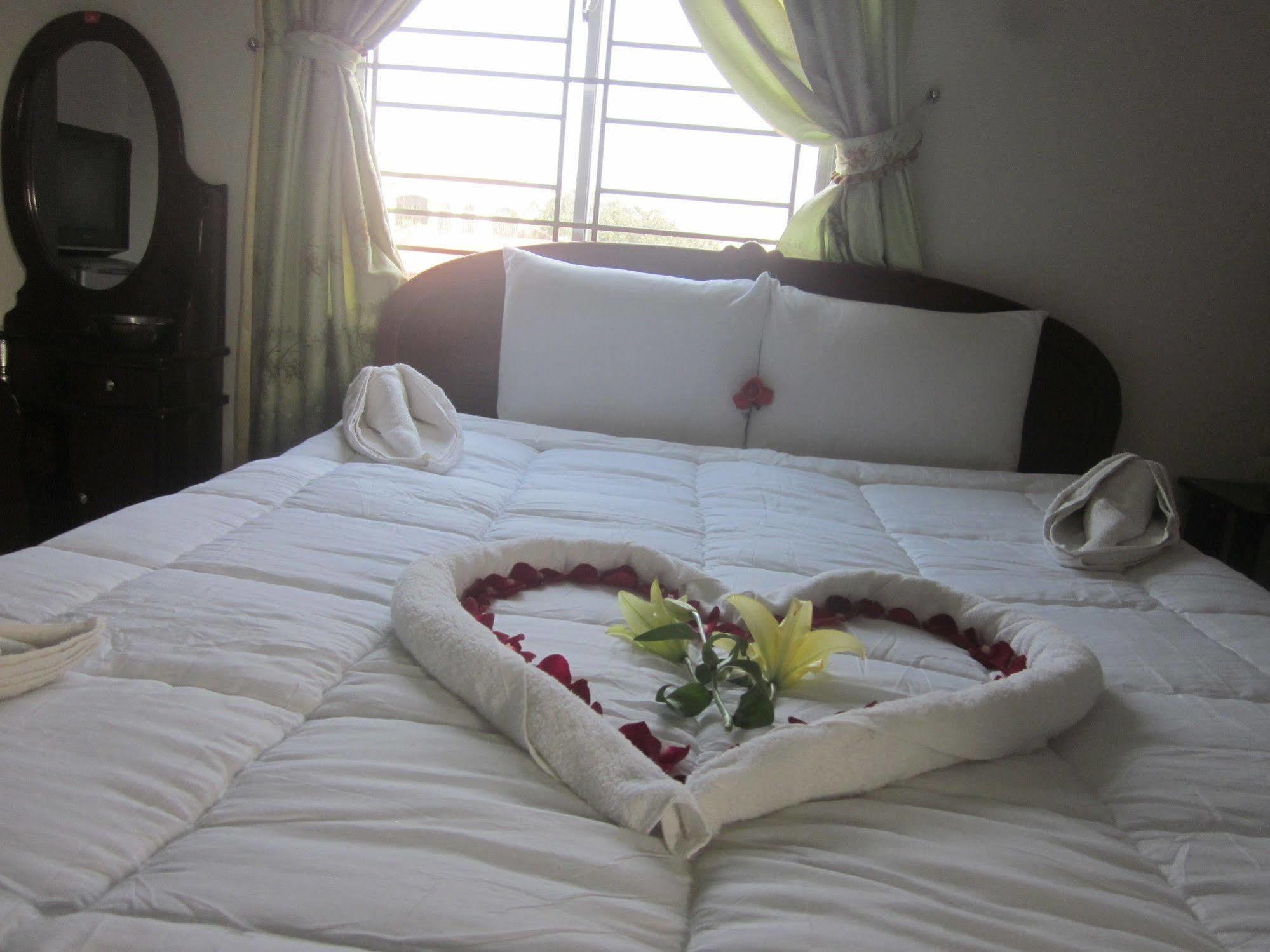 Valentine Hotel Hue Exterior foto