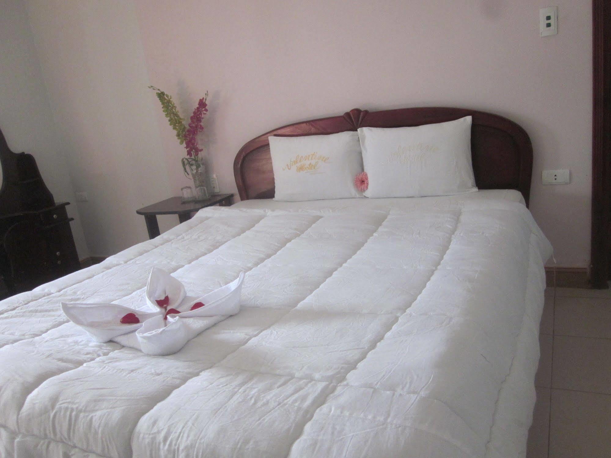 Valentine Hotel Hue Exterior foto
